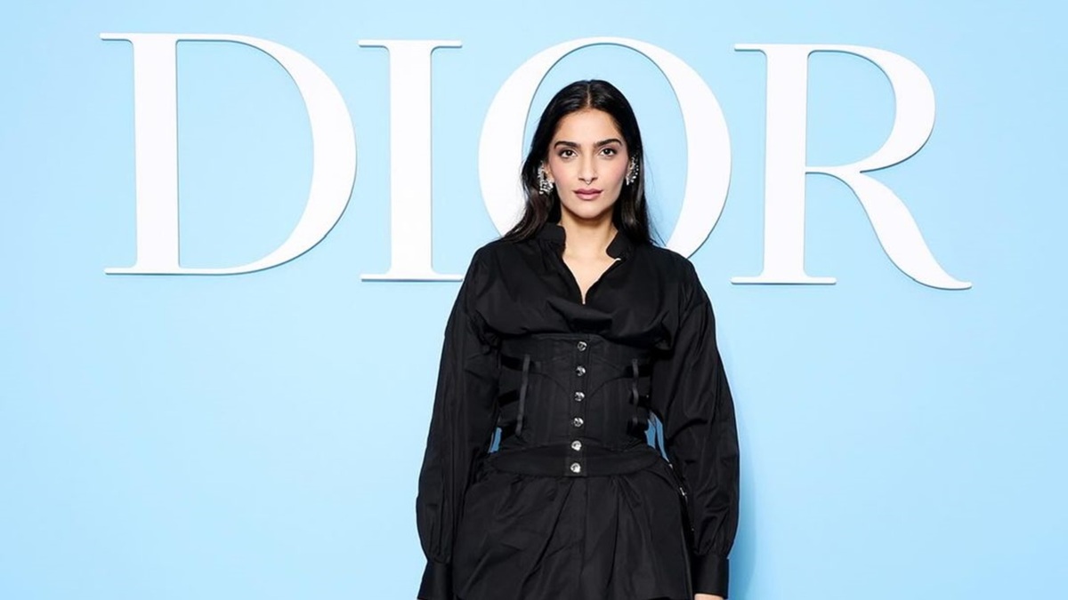 Dior की ब्रांड एम्बेसडर बनी Sonam Kapoor, बहन Rhea Kapoor फोटो शेयर कर दी बधाई …