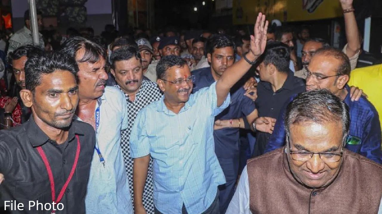 दिल्ली के पूर्व मुख्यमंत्री केजरीवाल पर पदयात्रा के दौरान हमला, AAP ने BJP पर गुंडे भेजने का लगाया आरोप