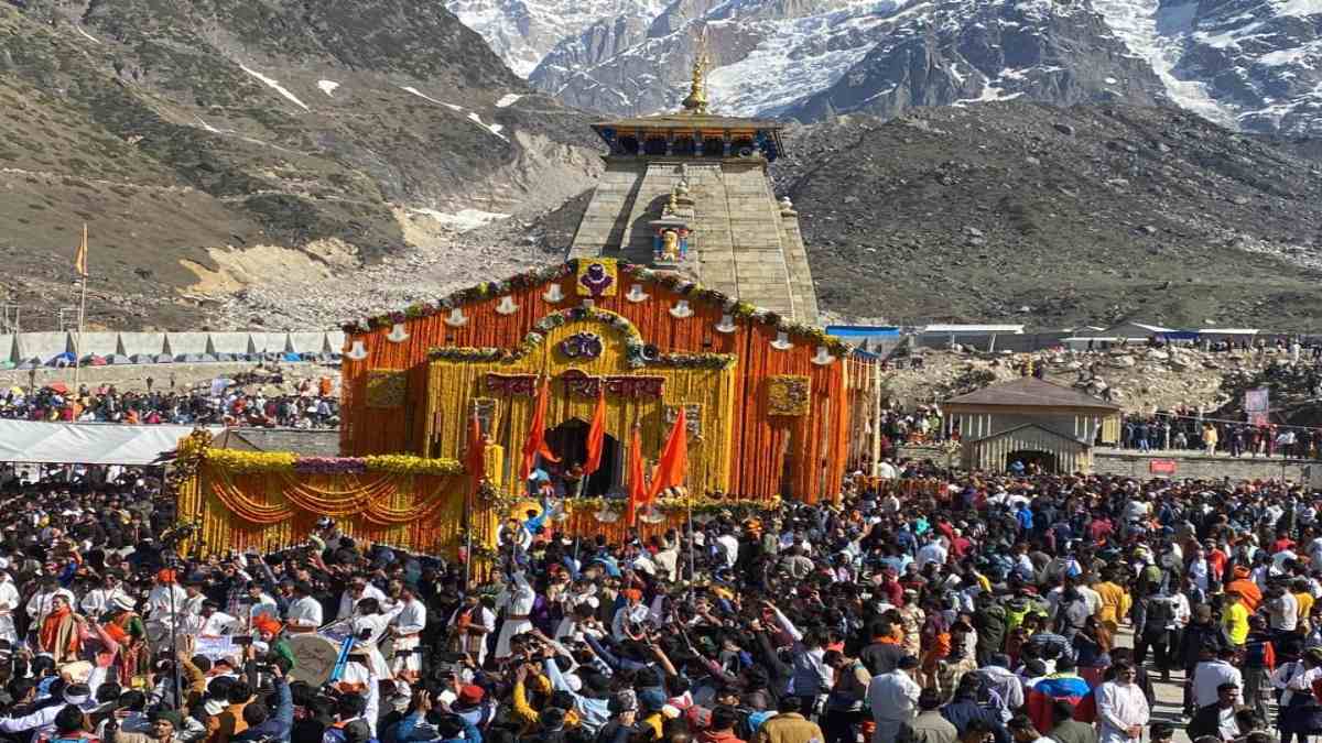 घाटी में ‘भक्तों का सैलाब’: बाबा केदरनाथ के दर्शन करने श्रद्धालुओं का उमड़ रहा हुजूम, अब तक इतने लाख लोग कर चुके हैं यात्रा…
