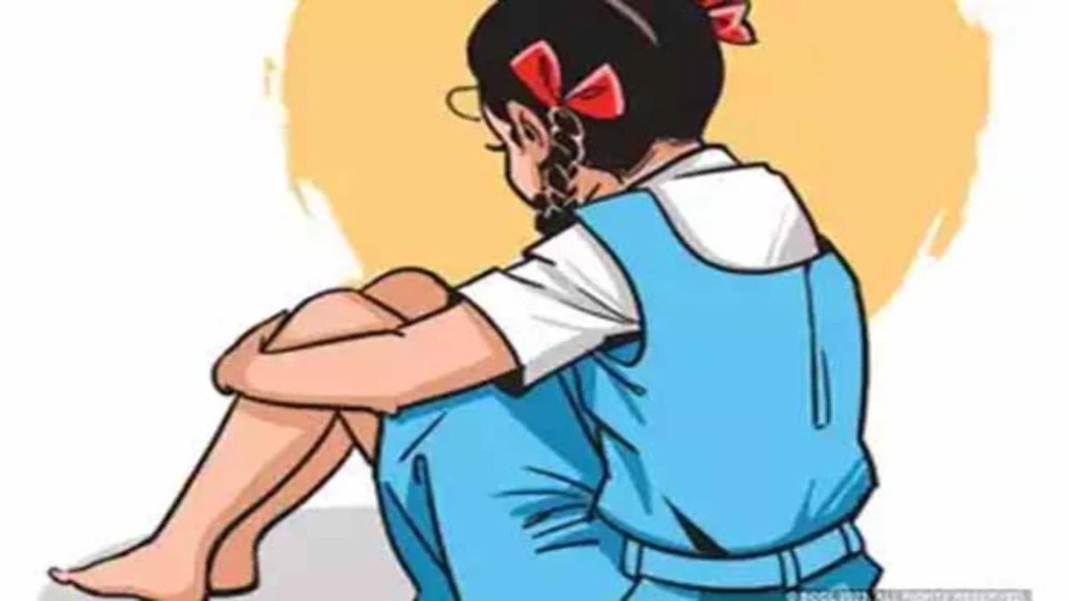 MP में ‘बेटियां’ कितनी सुरक्षित? छेड़छाड़ से तंग आकर छात्रा ने स्कूल जाना छोड़ा, आखिर मनचलों पर कब होगी सख्त कार्रवाई?