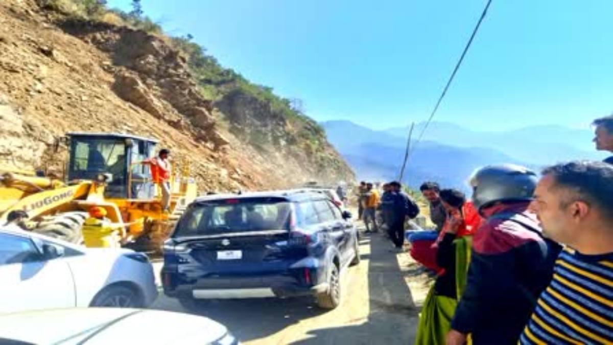सावधान ! देवप्रयाग-ऋषिकेश हाइवे पर रात में गाड़ियों की आवाजाही पर रोक, जानिए क्या है वजह…