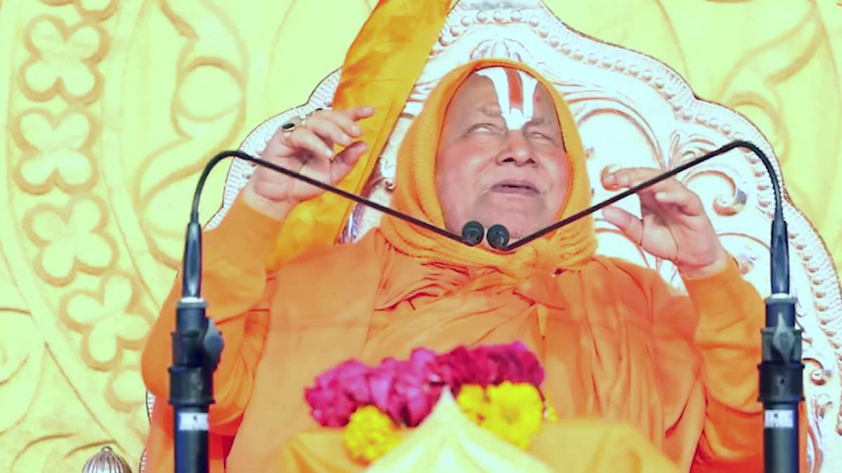 CM योगी के ‘बटेंगे तो कटेंगे’ और अभिनव अरोड़ा को लेकर संत रामभद्राचार्य ने दी बड़ी प्रतिक्रिया, जानिए आखिर ऐसा क्या कहा?