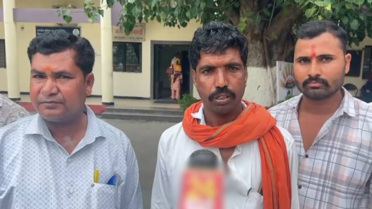 ‘खाकी’ की गुंडई : सरपंच ने SI पर लगाया मारपीट का आरोप, कहा- मुझे धक्का मारकर भगाया, अब कर रहे ये मांग
