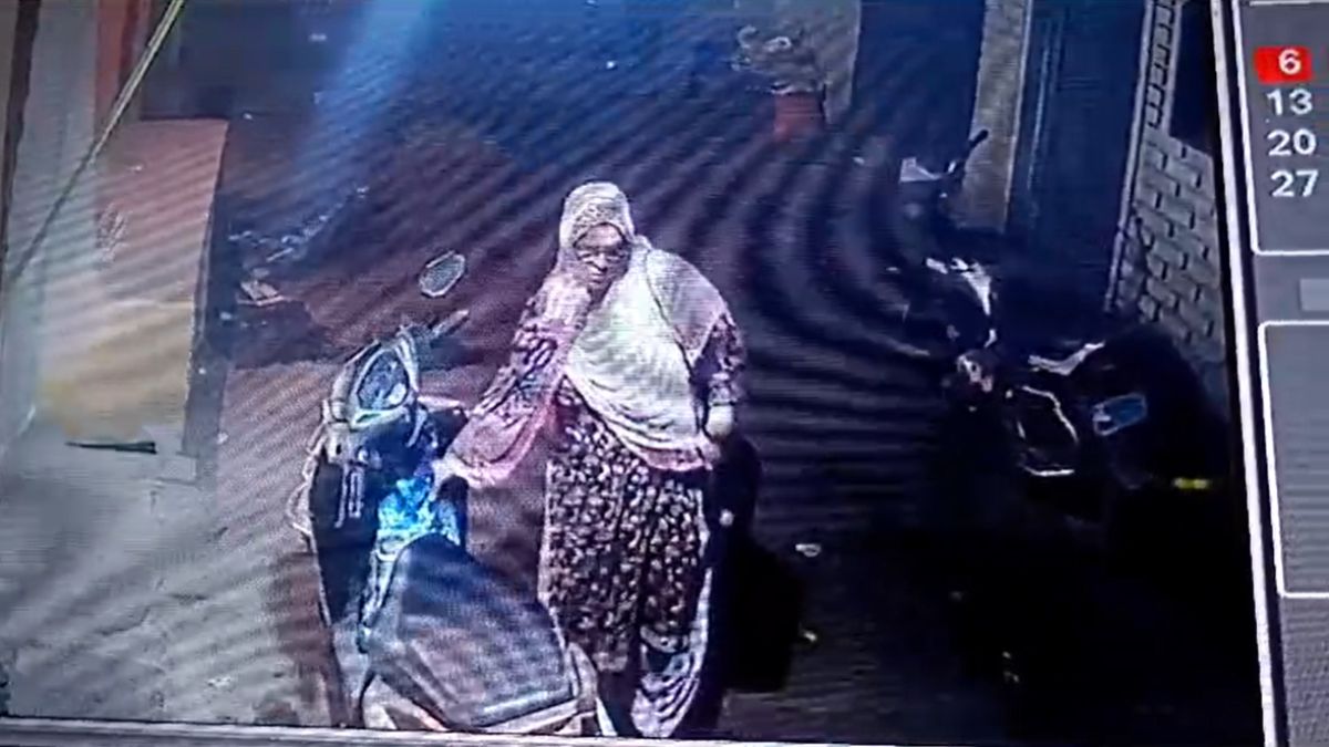 बड़ी खबर: नवजात बच्ची को सड़क पर छोड़ने वाली आरोपी महिला को पुलिस ने पकड़ा, 17 साल की नाबालिग ने बच्चे को दिया था जन्म