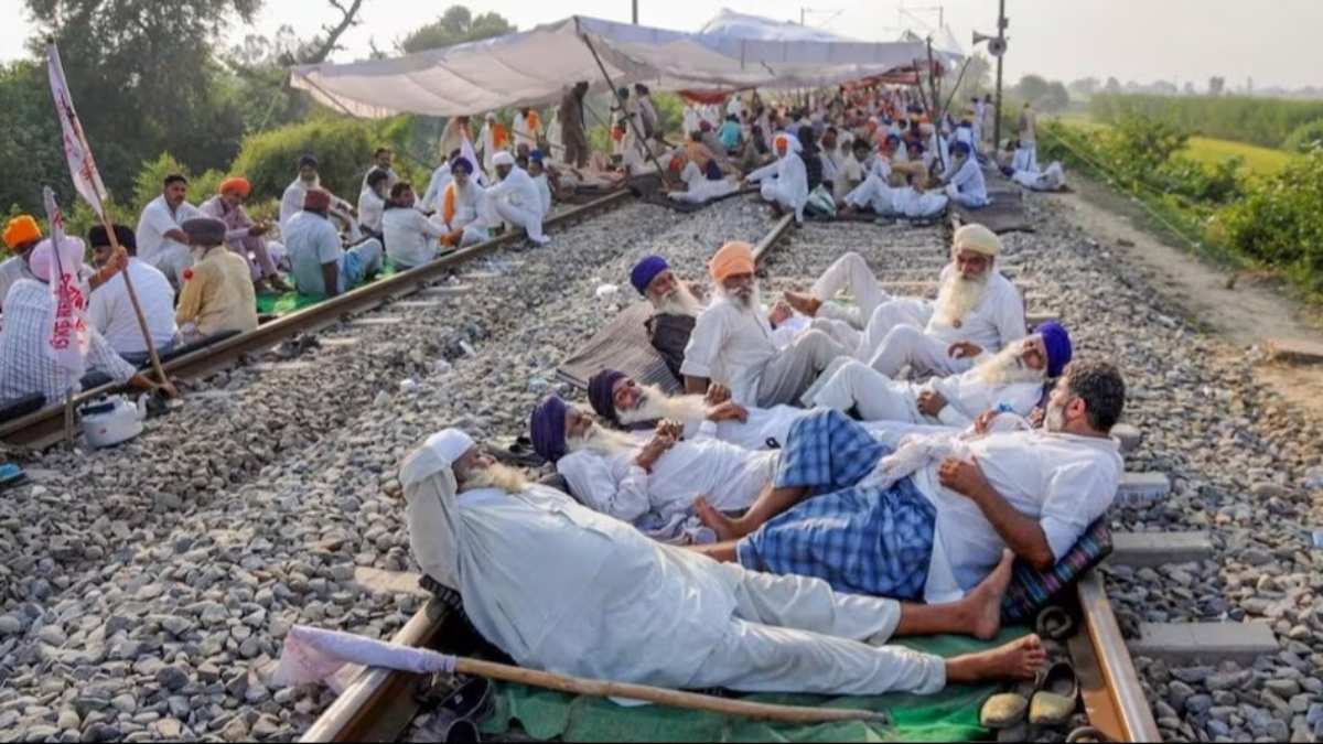 Punjab News: किसानों ने किया आंदोलन, रेलवे ट्रैक और सड़क यातायात किया प्रभावित…