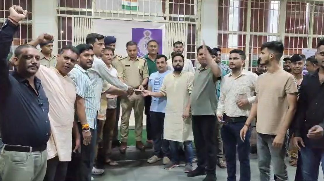 यूथ कांग्रेस के प्रदेश अध्यक्ष के खिलाफ थाने में शिकायतः मुख्यमंत्री जैसे संवैधानिक पद पर बैठे व्यक्ति का मजाक उड़ाने का आरोप