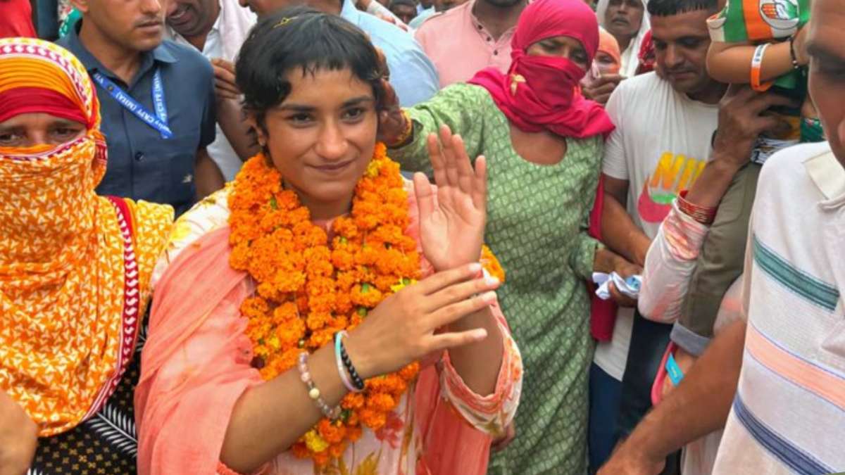 Vinesh Phogat: सियासी दंगल में विनेश की ऐतिहासिक जीत,  6015 वोटों से जीतीं,  जुलाना सीट पर किसे-कितने वोट मिले…