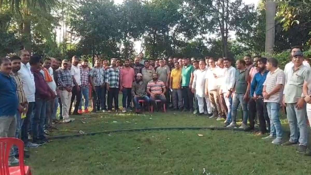 डंपर मालिकों ने किया हड़ताल का ऐलान: रेत सप्लाई करने वाली कंपनियों पर लगाया गंभीर आरोप, ये है पूरा मामला
