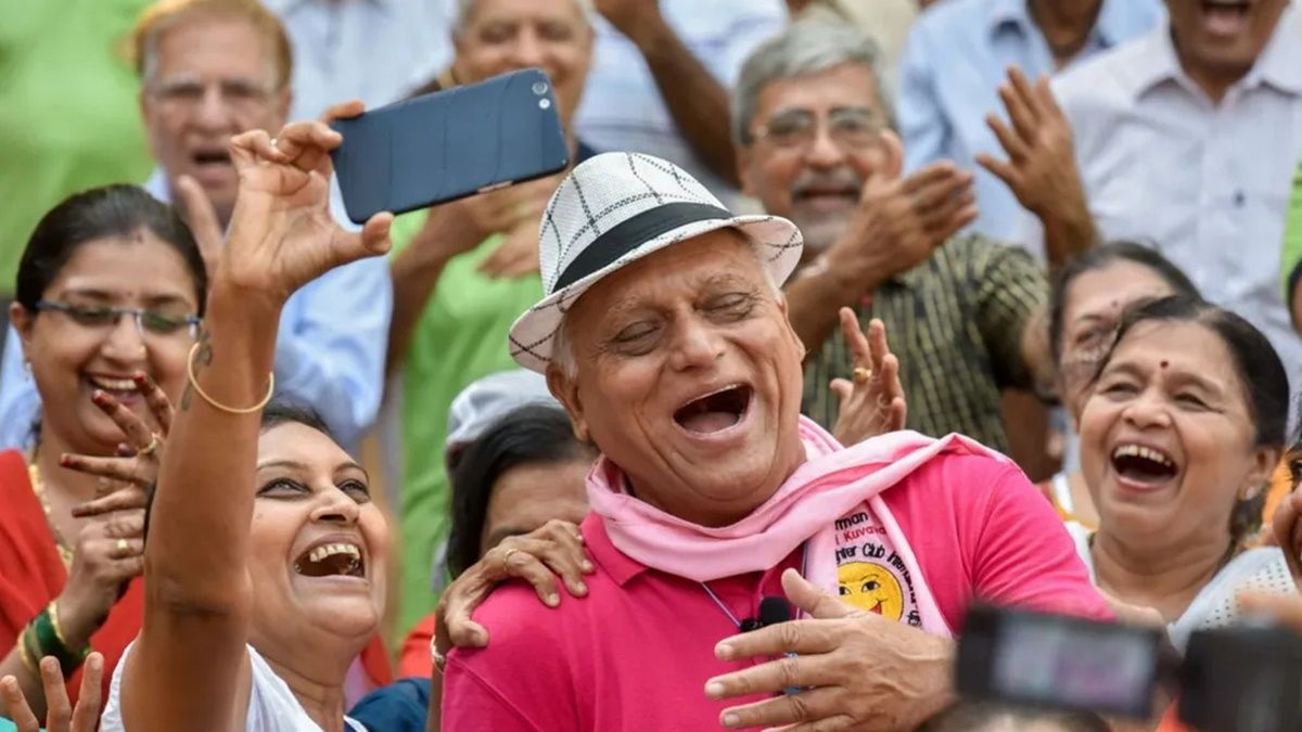 कभी खुशी कभी गम और सियासत: आप कितने आनंद में, पता लगाएगी सरकार, हैप्पीनेस के पैमाने का मूल्यांकन