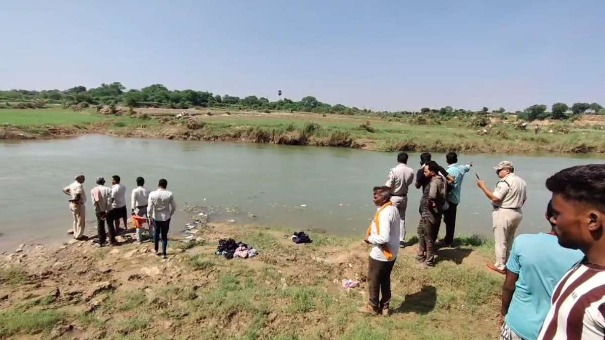 ‘तर्पण’ बना काल: चाचा के साथ गए 2 सगे भाई नदी में डूबे, रेस्क्यू में जुटी SDRF की टीम