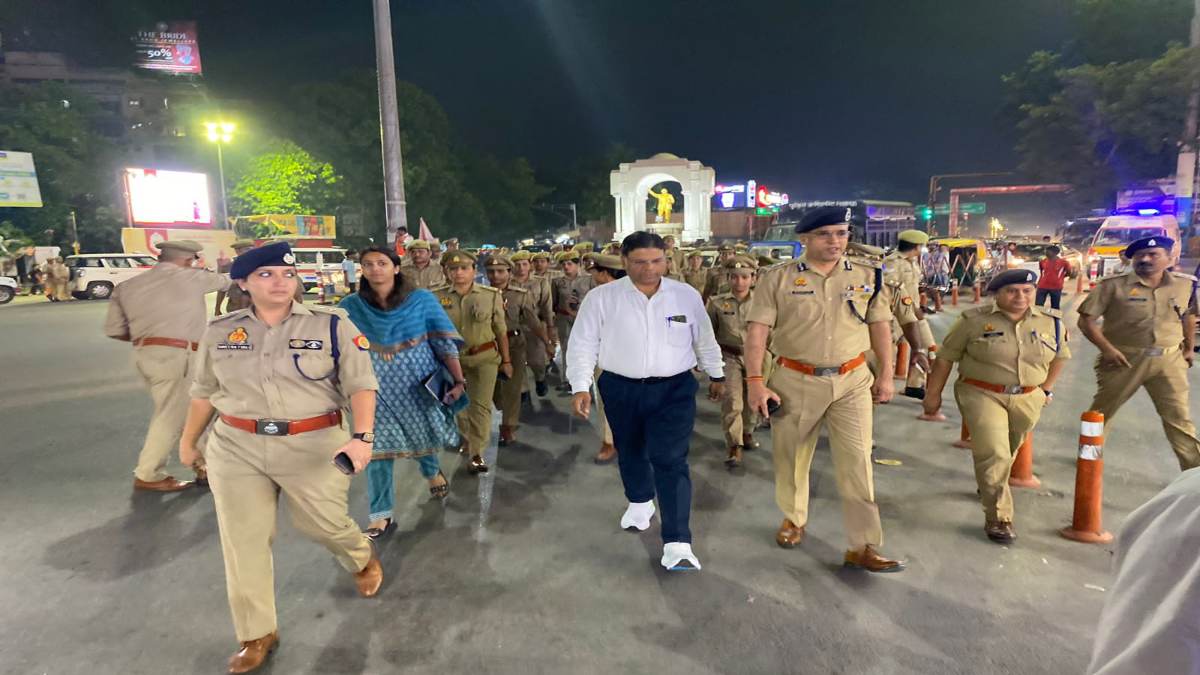 त्योहारों से पहले सुरक्षा पुख्ता… राजधानी में पुलिस ने निकाला पैदल मार्च, लोगों से की ये अपील