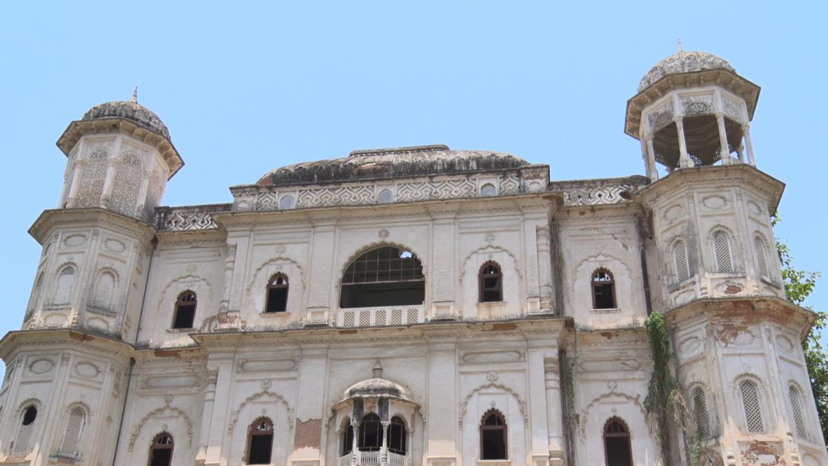 ‘बटलर पैलेस’ में बनेगा बुक कैफे, ओपन थियेटर में होंगे कार्यक्रम, एलडीए की बैठक में हुआ फैसला