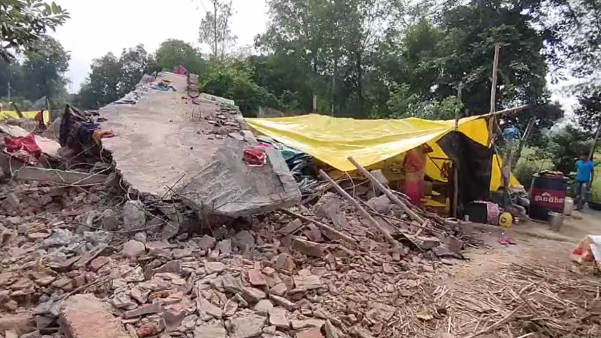 हाईकोर्ट के निर्देश पर तोड़फोड़ः कार्रवाई पर उठे सवाल, बिना नोटिस पीएम आवास तोड़ने का लगाया आरोप, सैकड़ों लोग बेघर