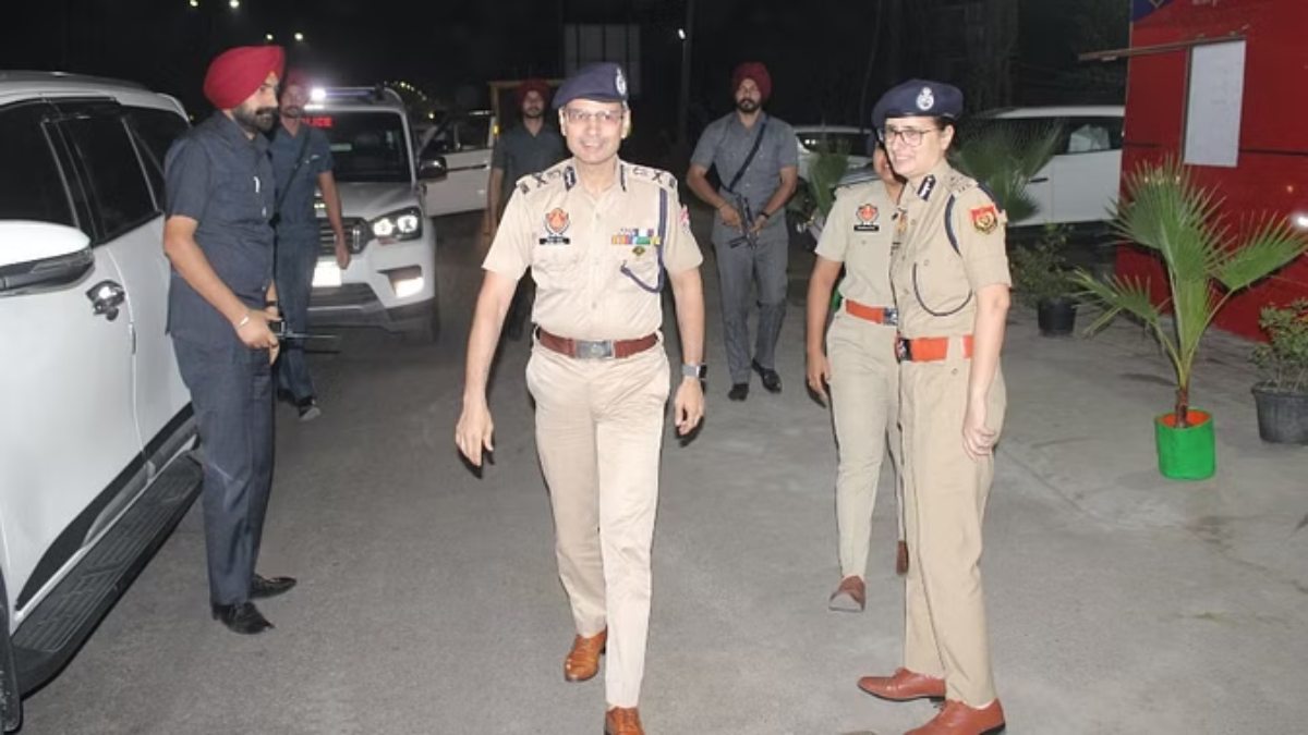 Punjab News: डीजीपी गौरव यादव ने नाइट डॉमिनेशन अभियान के तहत पंजाब के चार जिलों में थानों और नाकों का किया औचक निरीक्षण