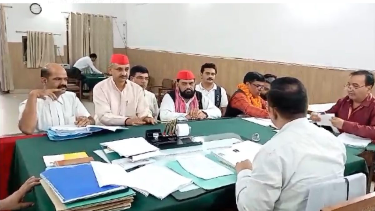 UP By Election: सपा प्रत्याशी हाजी रिजवान ने दाखिल किया नामांकन, त्रिकोणीय मुकाबले में किसका होगा बेड़ा पार?