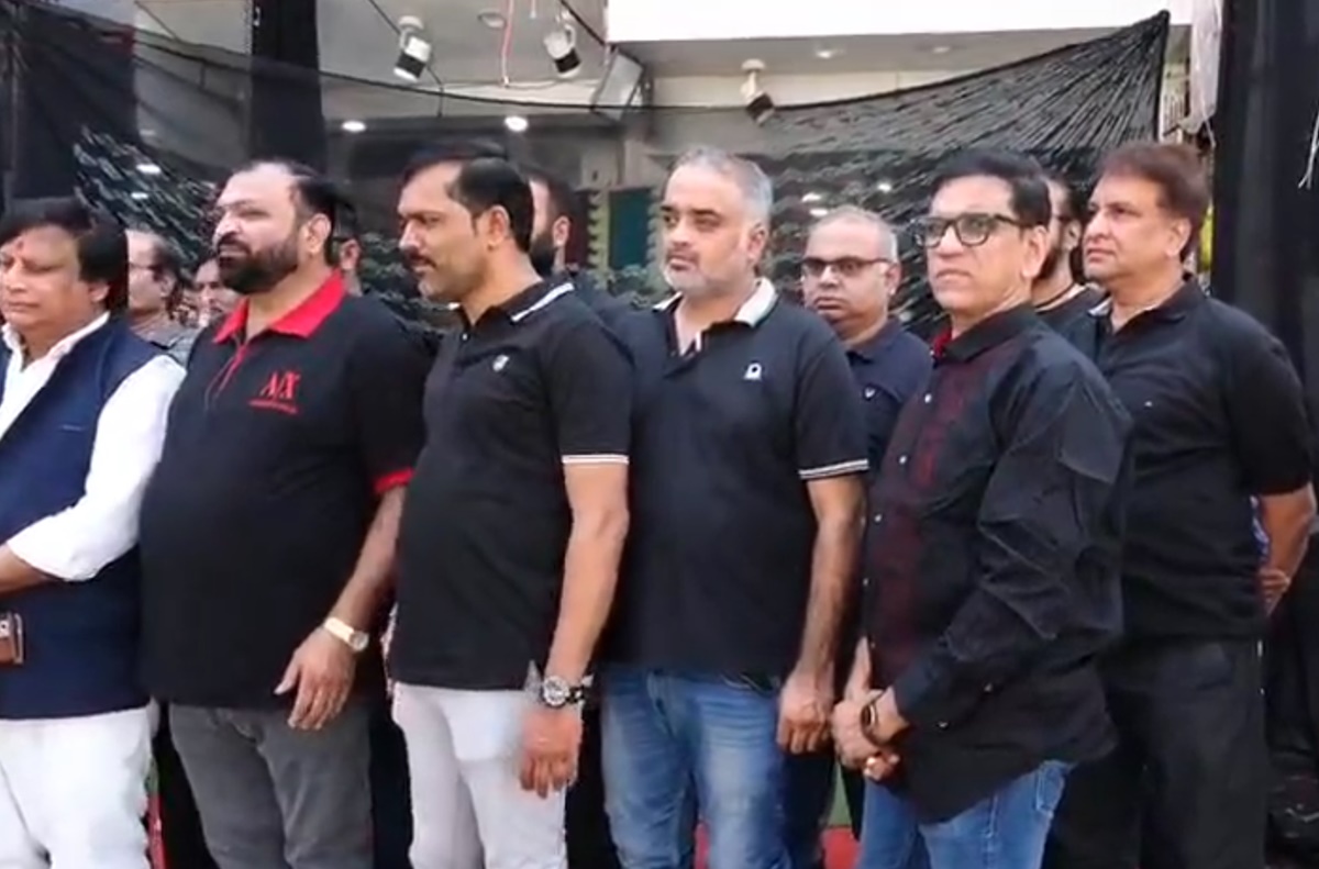 व्यापारी VS फुटकर व्यापारी: दीपावली से पहले मनाया काला दिवस, निगम के फैसले का किया विरोध