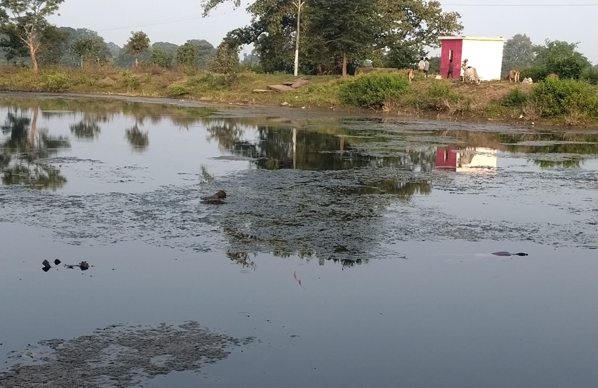 तालाब में नहाने गए थे गांव के बच्चे: डूबने से 2 मासूमों की मौत, शव देख परिजनों के फूट पड़े आंसू