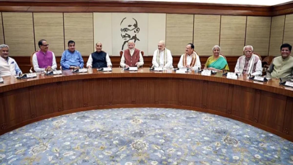 Modi Cabinet Decision: केंद्र सरकार ने यूपी-बिहार को दिया बड़ा तोहफा, दिवाली-छठ पर्व को लेकर लिया ये निर्णय