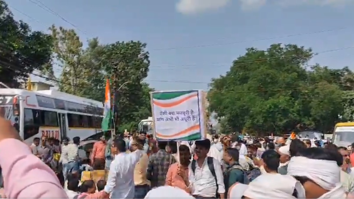 CM हाउस का घेराव करने जा रही महिला अतिथि शिक्षक बेहोश, एंबुलेंस से ले जाया गया अस्पताल
