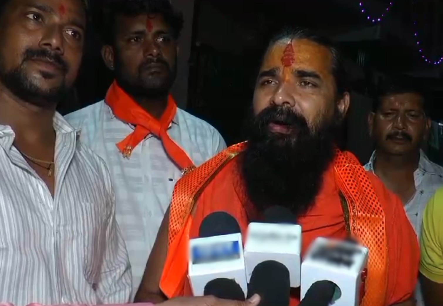 ‘सनातन पर हमला करने वालों को मारिये… खदेड़िये…’, श्री राम मंदिर के पीठाधीश्वर ने हिंदुत्व को लेकर दिया बड़ा बयान, कहा- नीचा दिखाने वालों को देंगे मुंहतोड़ जवाब