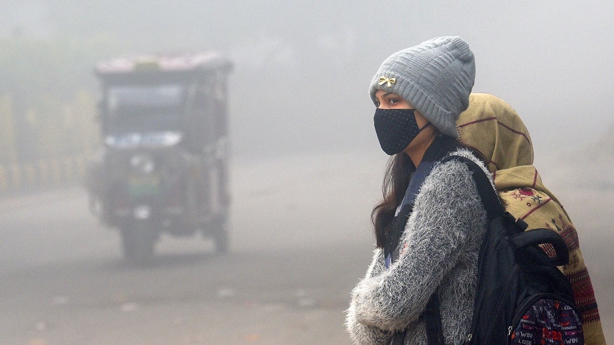 Weather Update: चक्रवाती तूफान ‘दाना’ पड़ा कमजोर, रात में बढ़ने लगी ठिठुरन, 24 शहरों का तापमान 20 डिग्री से कम