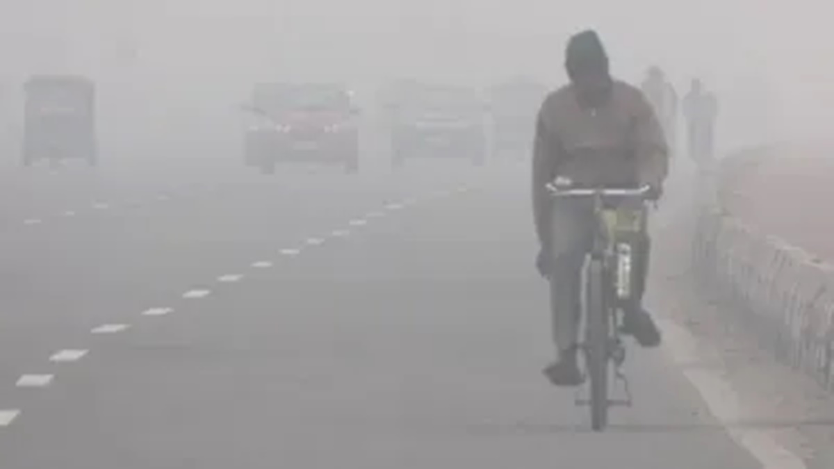 Weather Update: प्रदेश में गुलाबी ठंड ने दी दस्तक, राजधानी समेत इन शहरों में लुढ़का पारा, इस हिस्से में बारिश के आसार