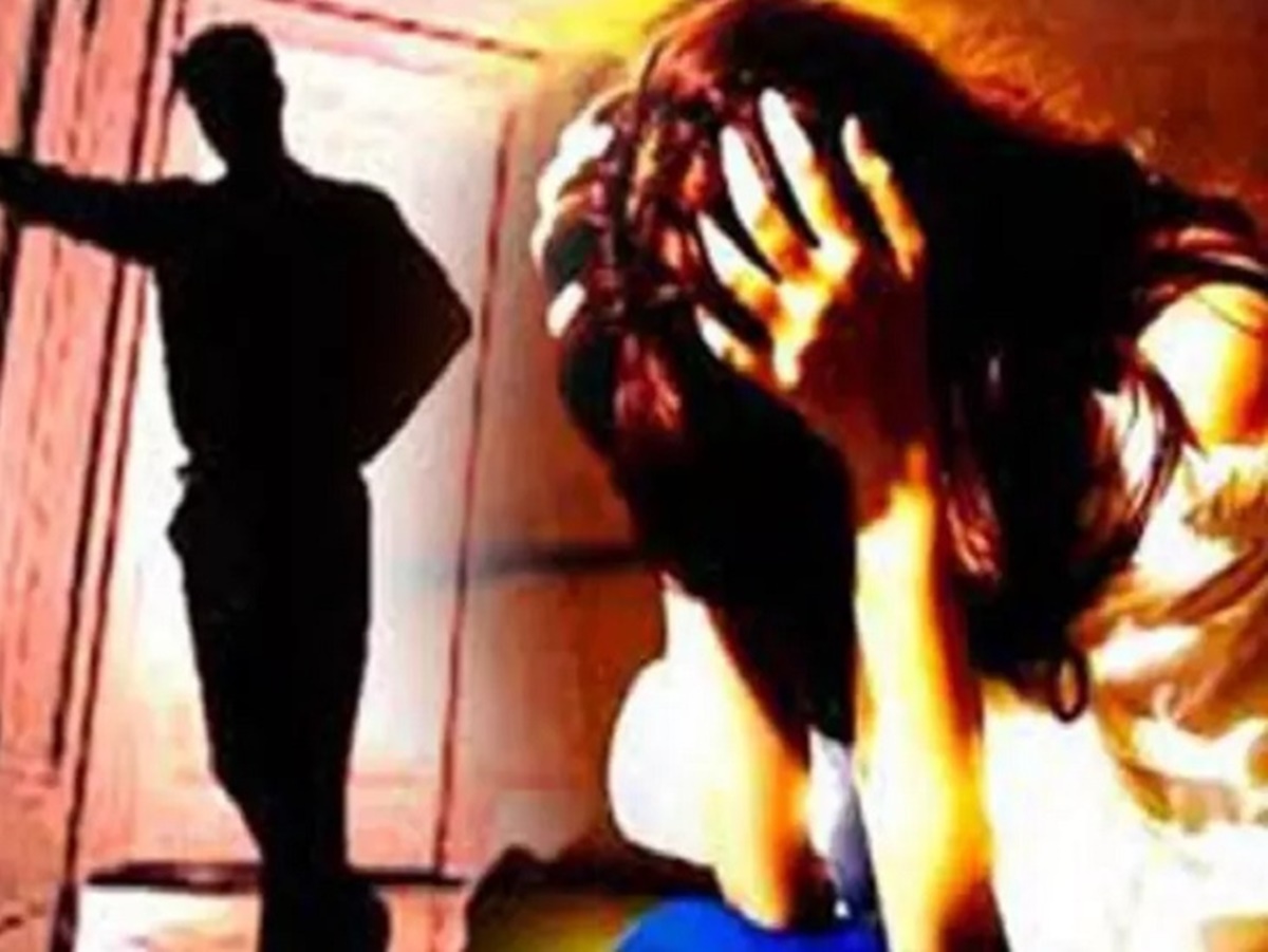 युवती को टुकड़े-टुकड़े करने की धमकी: तलाक के बाद सादिक ने एक्स गर्लफ्रेंड से कई बार बनाए संबंध, धर्म परिवर्तन करने का बनाया दबाव