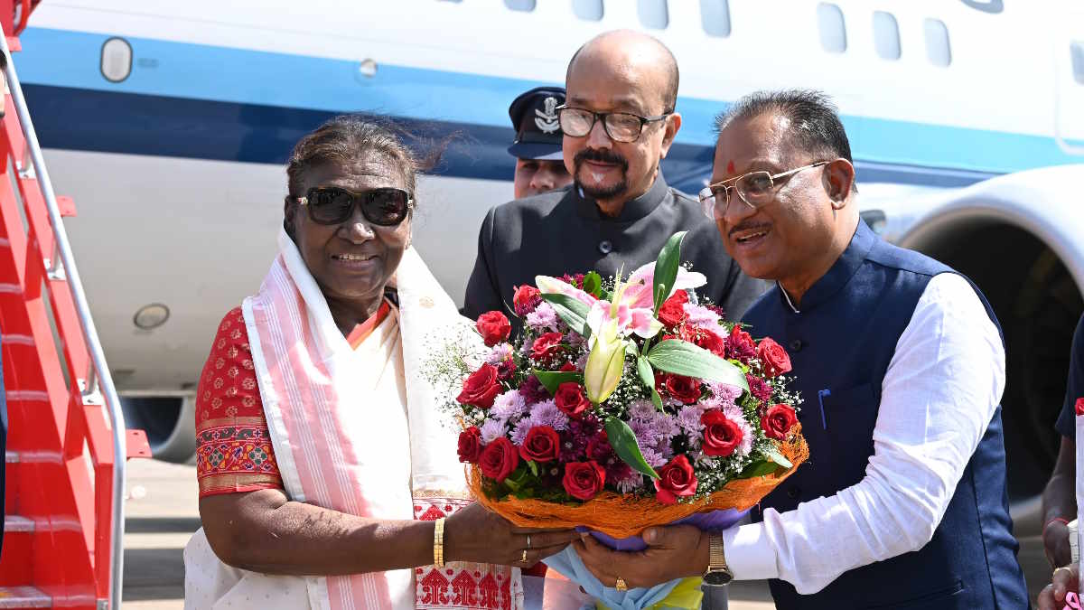राष्ट्रपति द्रौपदी मुर्मू पहुंची रायपुर, एयरपोर्ट पर राज्यपाल डेका और मुख्यमंत्री साय ने किया स्वागत…