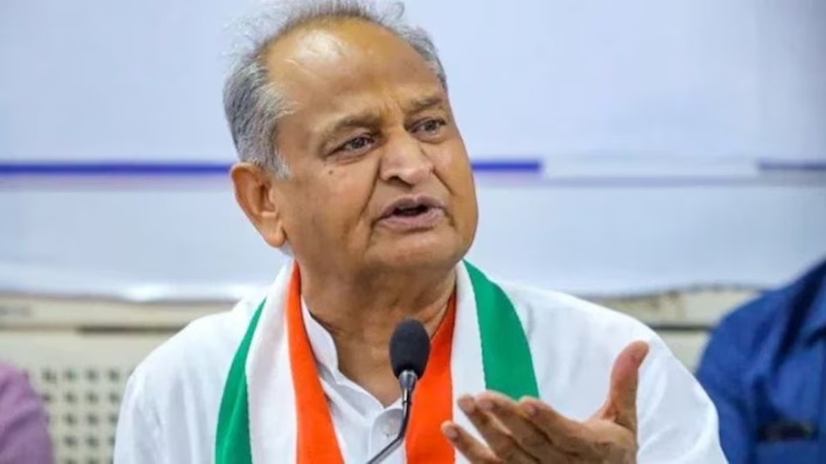 Rajasthan News: गहलोत का भजनलाल सरकार पर तीखा हमला, राठौड़ का पलटवार, कहा…
