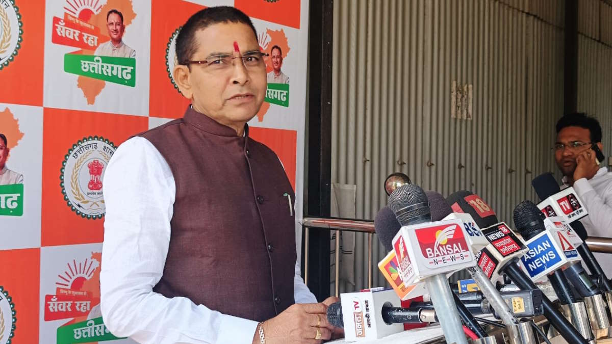 नारायणपुर में नाले में तेंदूपत्ता मिलने पर मंत्री टंकराम वर्मा ने दिलाया भरोसा, ‘गड़बड़ी पाए जाने पर होगी जांच’