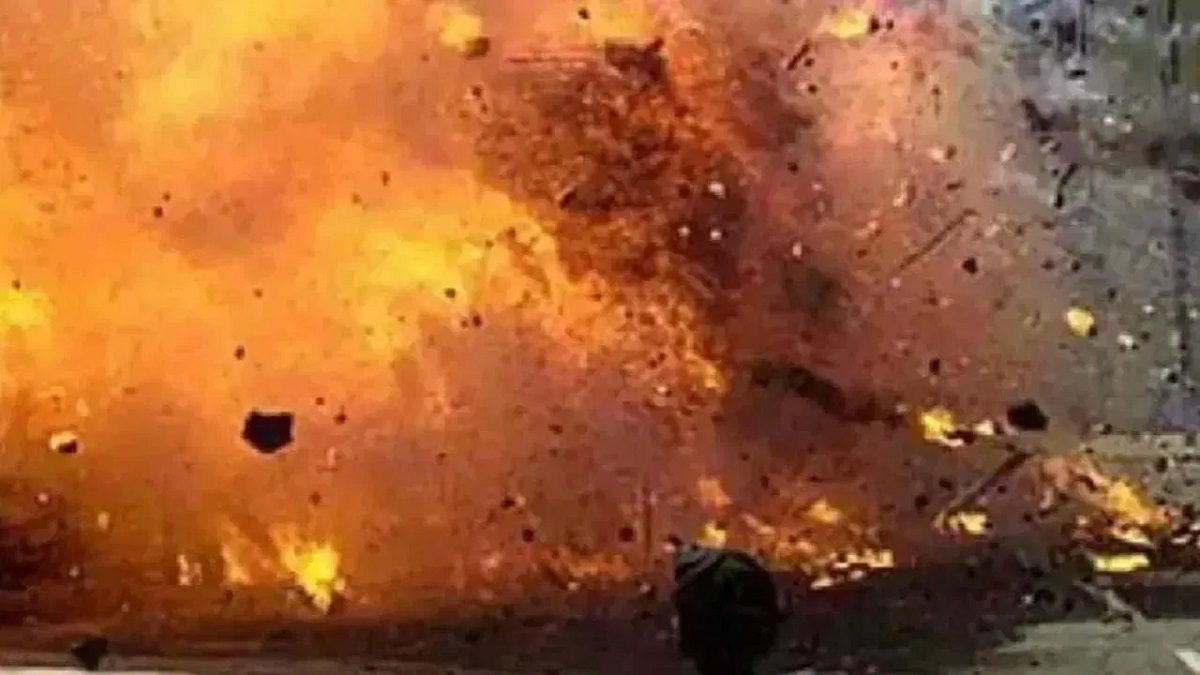 Gaya Blast: गया के एक दुकान में भारी विस्फोट, इलाके में मचा हड़कंप, जांच के लिए पहुंच रही FSL की टीम