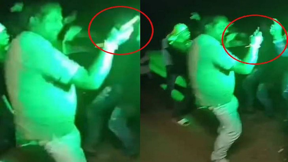 शादी समारोह में भोजपुरी गाने पर युवक का पिस्टल के साथ डांस करने का वीडियो सोशल मीडिया पर वायरल