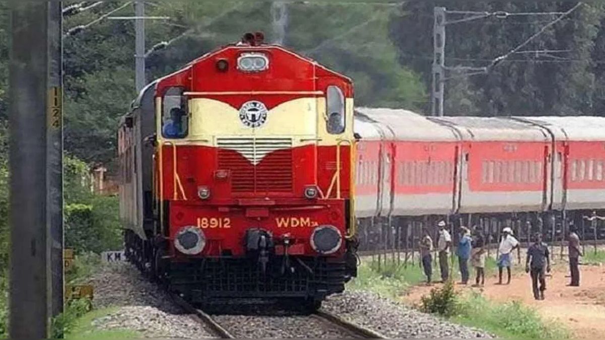Chhapra News: छपरा में टला बड़ा रेल हादसा, सैकड़ों यात्रियों की बची जान, रेलवे ने किया बड़ा ऐलान