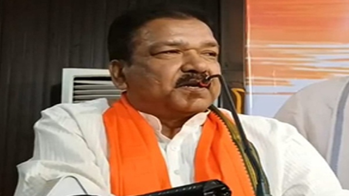‘सुधर जाओं नहीं तो सुधार दिया जाएगा’, दिलीप जायसवाल की अधिकारियों को दो टूक, विपक्ष को दी ये सलाह