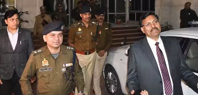 Sambhal Violence : मुरादाबाद पहुंची न्यायिक आयोग की टीम, रिटायर्ड जस्टिस, प्रमुख सचिव और पूर्व DGP करेंगे हिंसा की जांच, CM को सौपेंगे रिपोर्ट