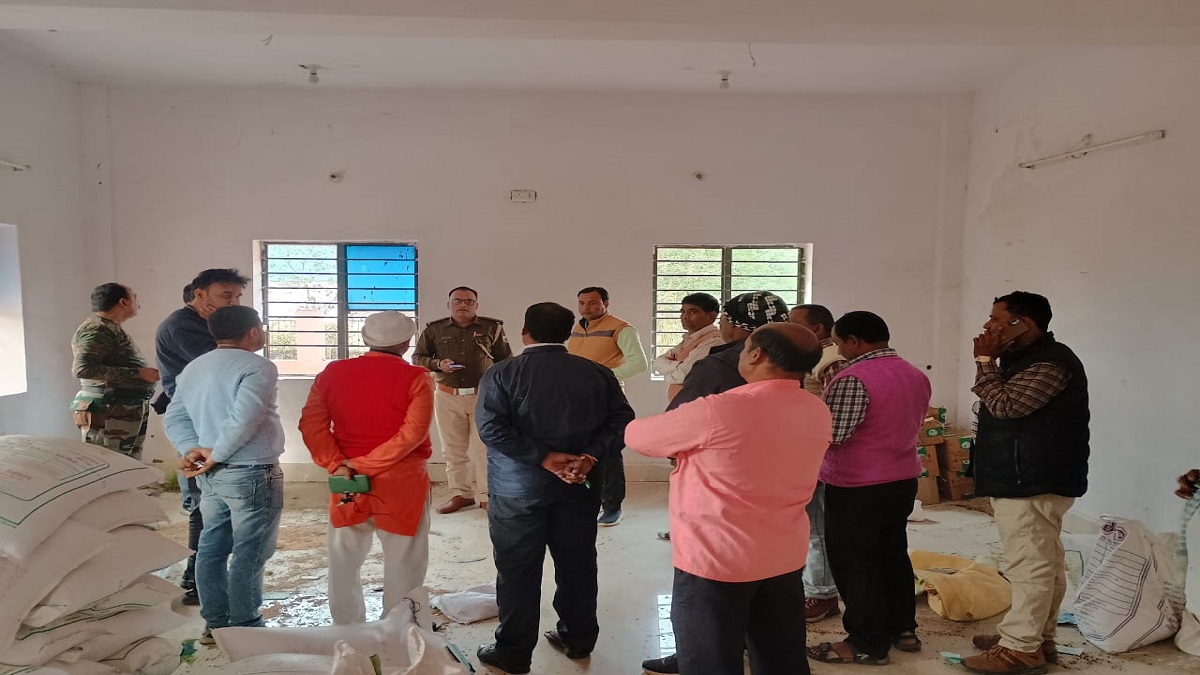 सारण के परसा प्रखंड में ई-किसान भवन से मटर, मसूर, सरसों, गेहूं का 65 कुंतल बीज चोरी, महज 1 KM दूर था थाना
