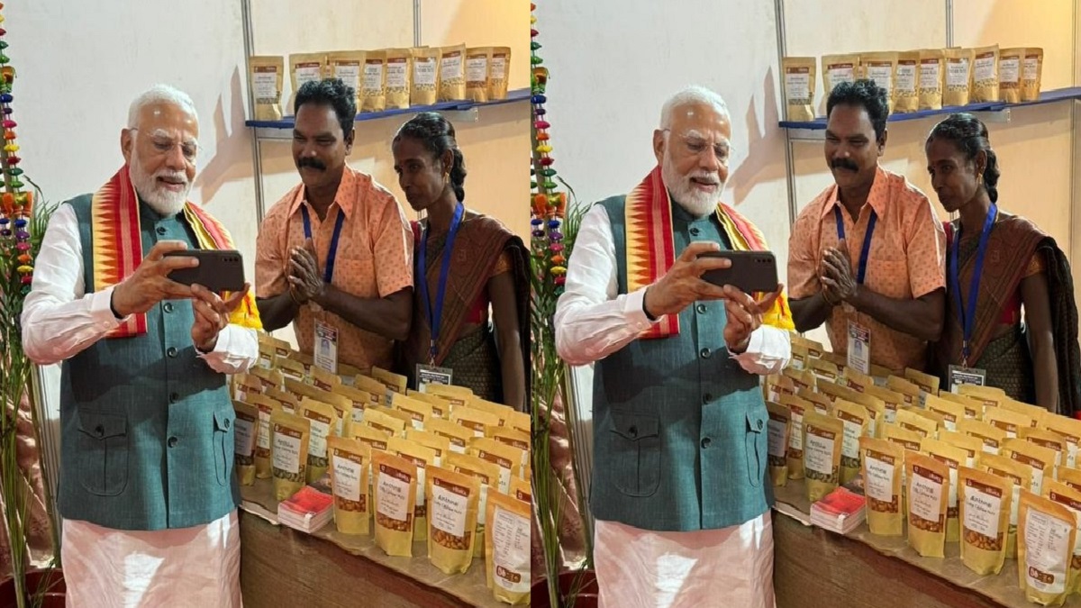 जानें कौन है ये कपल जिसके साथ पीएम मोदी ने ली सेल्फी? जनजातीय समुदाय से जुड़े लोगों के प्रदर्शनी में शामिल हुए थे प्रधानमंत्री
