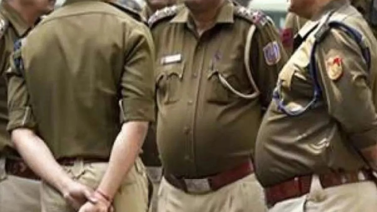 सारण में आरोपियों को पकड़ने गई पुलिस टीम पर हमला, कई पुलिसकर्मी घायल, एक आरोपी फरार