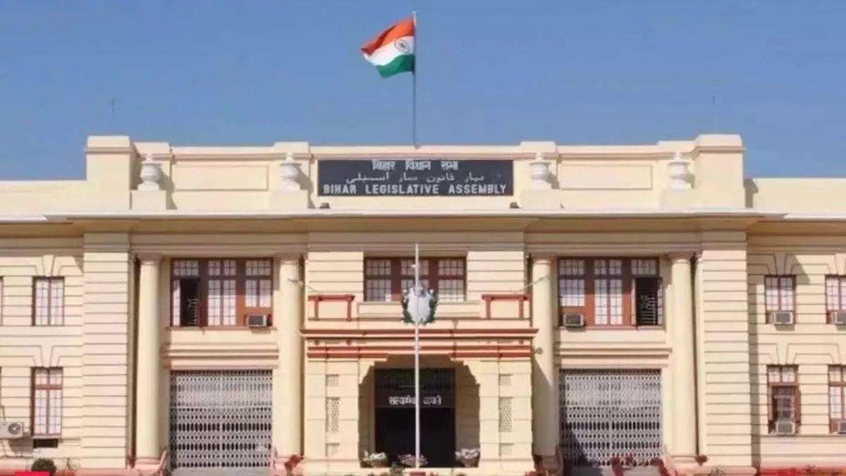 विधानसभा की कार्रवाई शुरू होते ही विपक्ष का जोरदार हंगामा, सदन में सीएम नीतीश और तेजस्वी यादव मौजूद