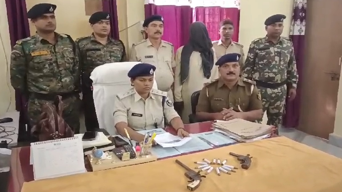 बेगूसराय पुलिस ने कुख्यात अपराधी सुभाष यादव को किया गिरफ्तार, दो देसी कट्टा और दर्जनों जिंदा कारतूस बरामद