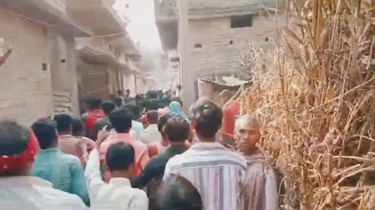 शादीशुदा प्रेमिका से इश्क लड़ाना प्रेमी को पड़ा महंगा, रंगे हाथ पकड़ने के बाद गांव वालों ने दौड़ा-दौड़ाकर पीटा