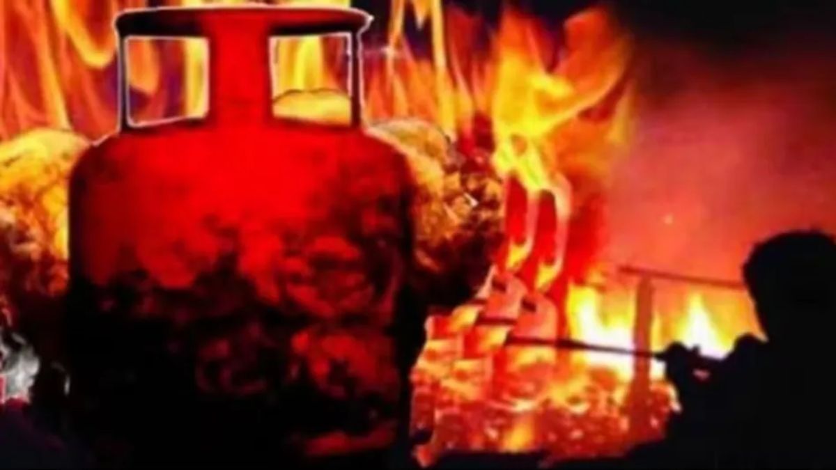 सुबह-सुबह भागलपुर में बड़ा हादसा, सिलेंडर ब्लास्ट होने से पिता-पुत्र की मौत, घटना का दर्दनाक VIDEO आया सामने