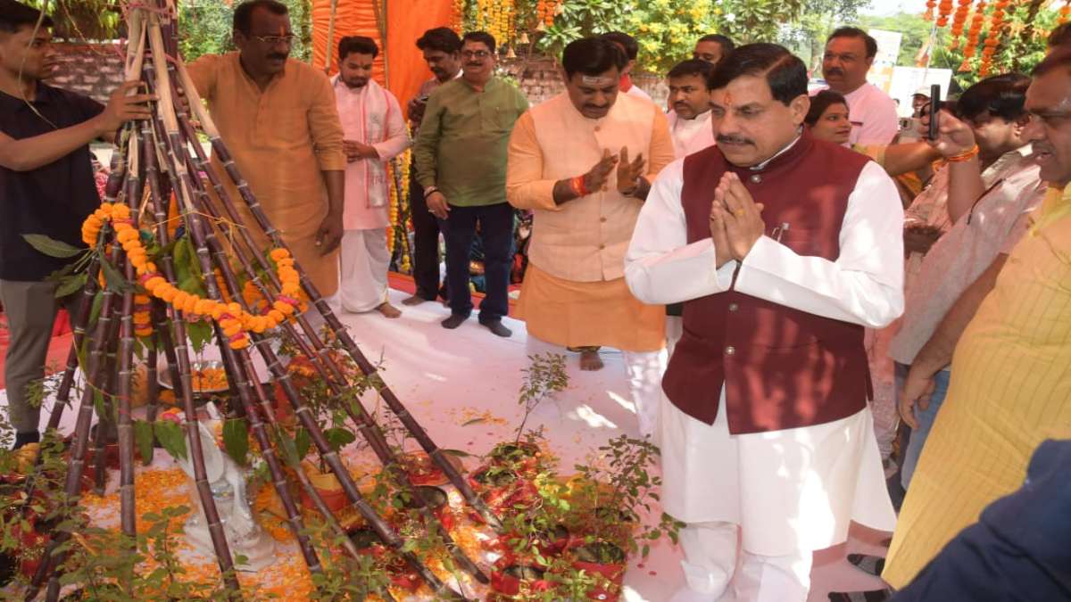 ये मिलन का त्योहार… श्री तुलसी शालिग्राम विवाह में शामिल हुए CM डॉ मोहन, देवउठनी ग्यारस की दी बधाई, उपचुनाव को लेकर जनता से की ये अपील