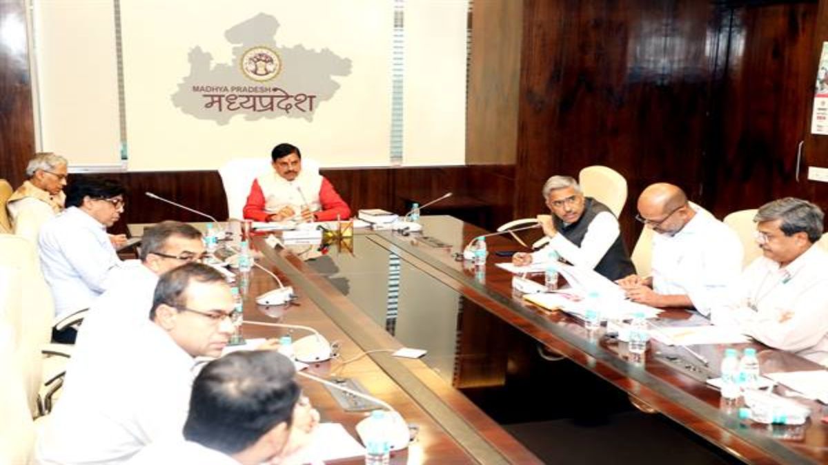 इंदौर, उज्जैन और रीवा में PPP मोड पर बनेंगे IT पार्क: शिकार-कटाई पर अब ड्रोन से रखी जाएगी नजर, CM डॉ मोहन यादव ने दिए ये निर्देश