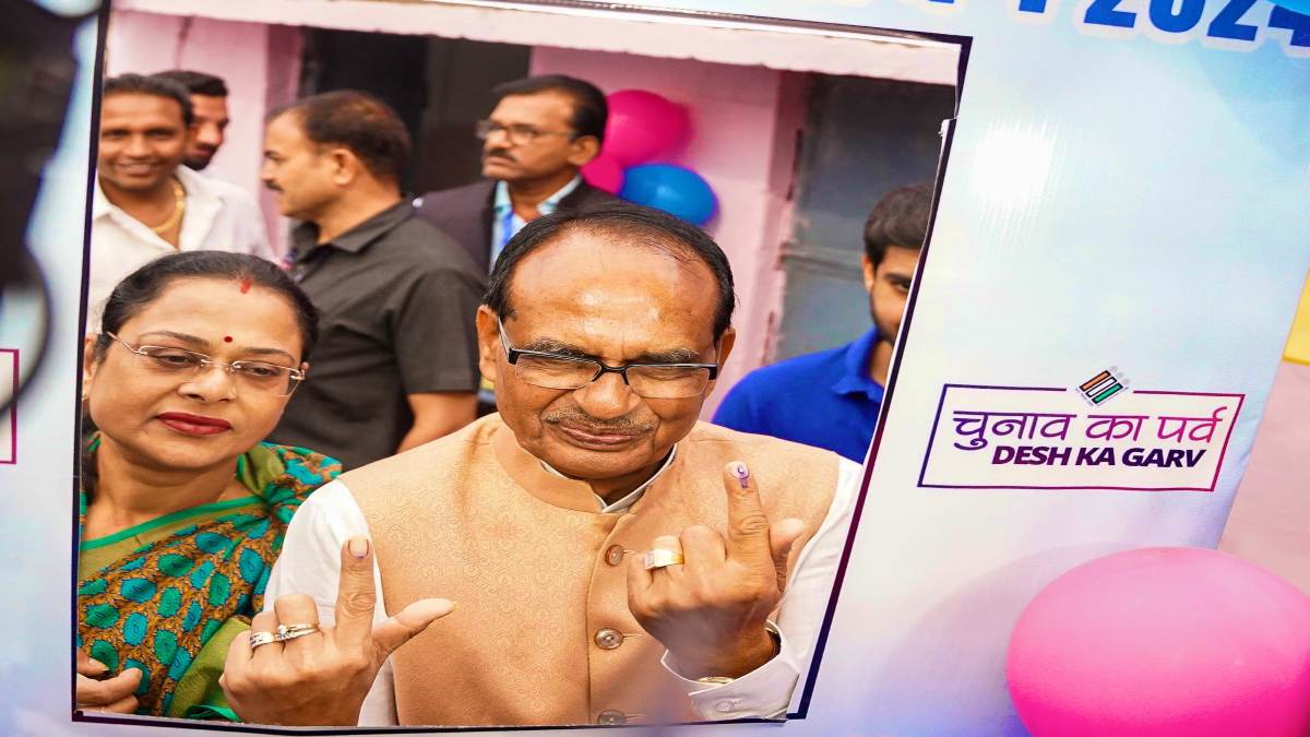MP By-election 2024: केंद्रीय मंत्री शिवराज सिंह ने परिवार संग किया मतदान, उपचुनाव को लेकर कही ये बात, कार्तिकेय ने कांग्रेस पर साधा निशाना
