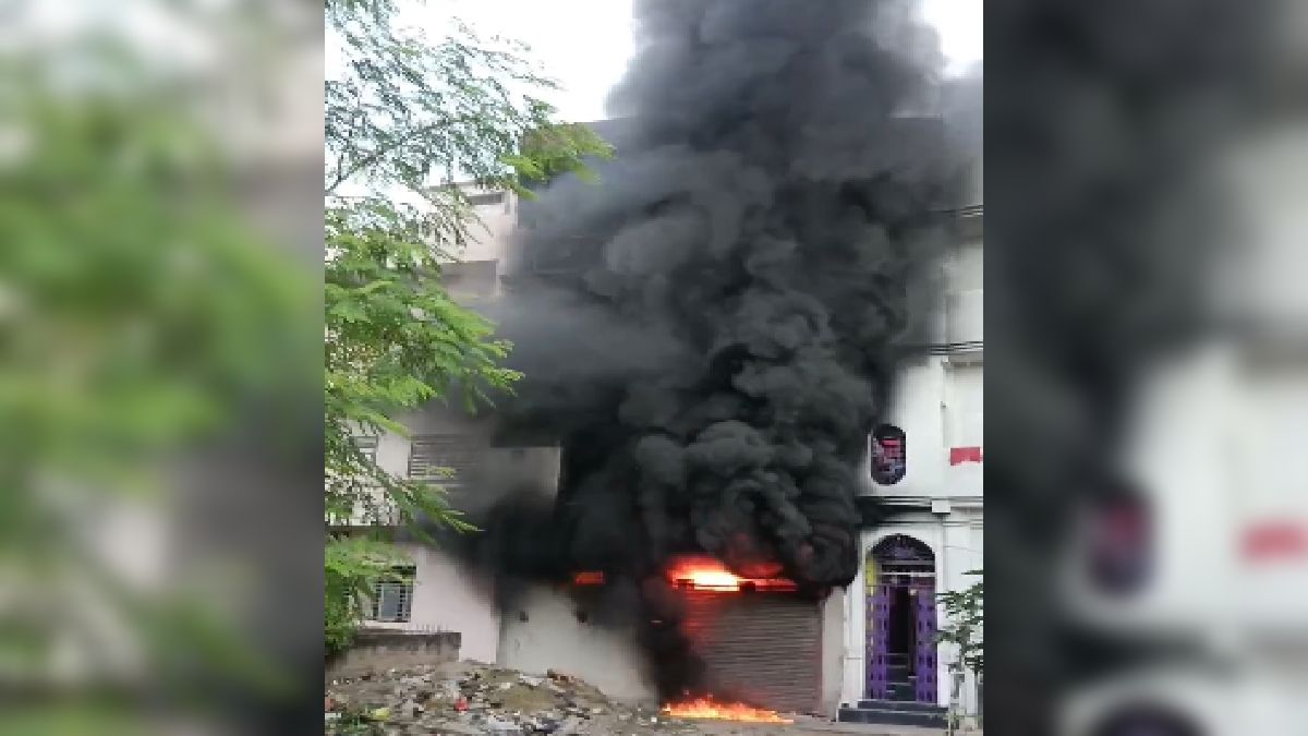 Saharsa News: सहरसा के चार मंजिला इमारत में लगी भीषण आग, छठ मनाने गांव गया हुआ था परिवार