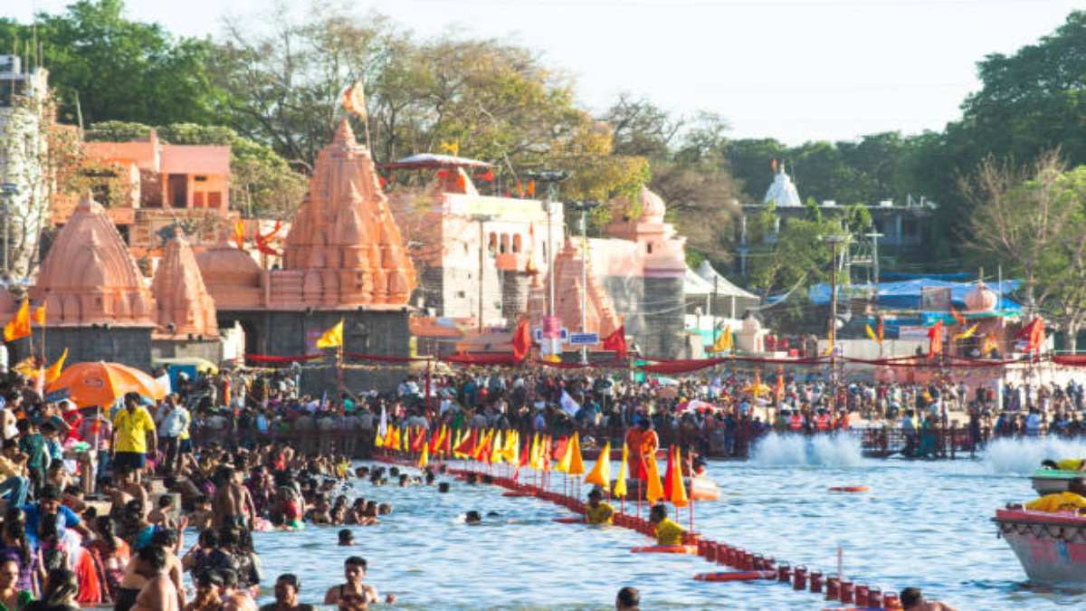 2028 सिंहस्थ महाकुंभ: दर्शन व्यवस्था के लिए तैयार होगा विशेष रोडमैप, आईआईएम इंदौर रोड मैप बनाकर करेगा तैयार, IIM की टीम ने महाकाल मंदिर का किया निरीक्षण