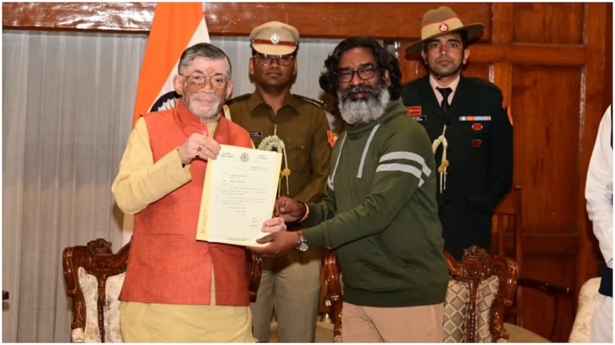 Jharknahd: हेमंत सोरेन ने सरकार बनाने का दावा पेश किया, 28 को CM पद की लेंगे शपथ