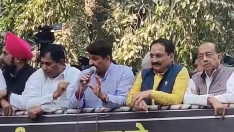 शीश महल पर बीजेपी का ‘सड़क संग्राम’: आप मुख्यालय पर भारी संख्या में सुरक्षा बल तैनात