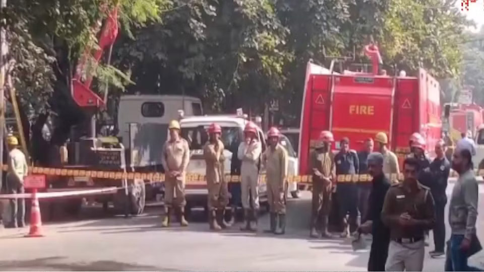 दिल्ली के प्रशांत विहार इलाके में मिठाई की दुकान के पास धमाका, एक शख्स घायल